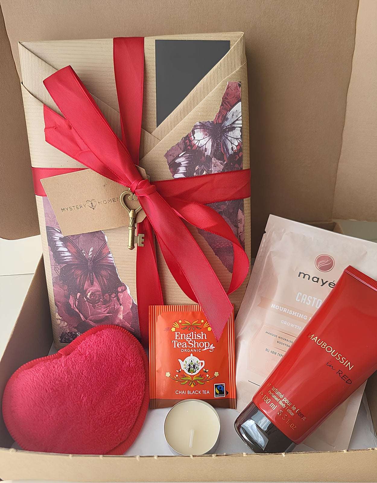 Box lecture rouge Mystery Moment - coffret cadeau avec livre mystère et accessoires self-care